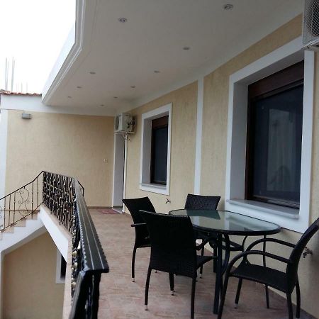 Gougousis Apartments Kaloyiros Exterior photo